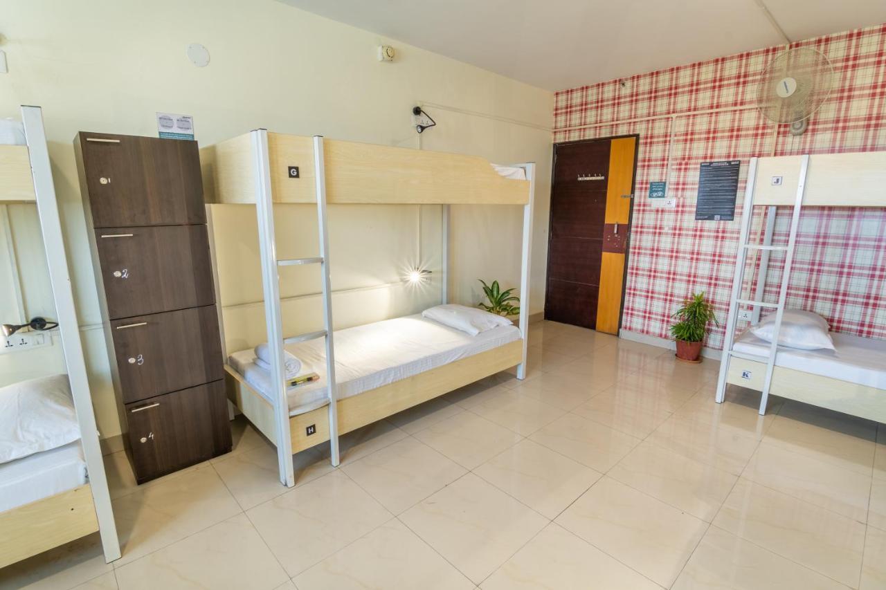 Offbeat Ccu Hostel Kolkata Luaran gambar