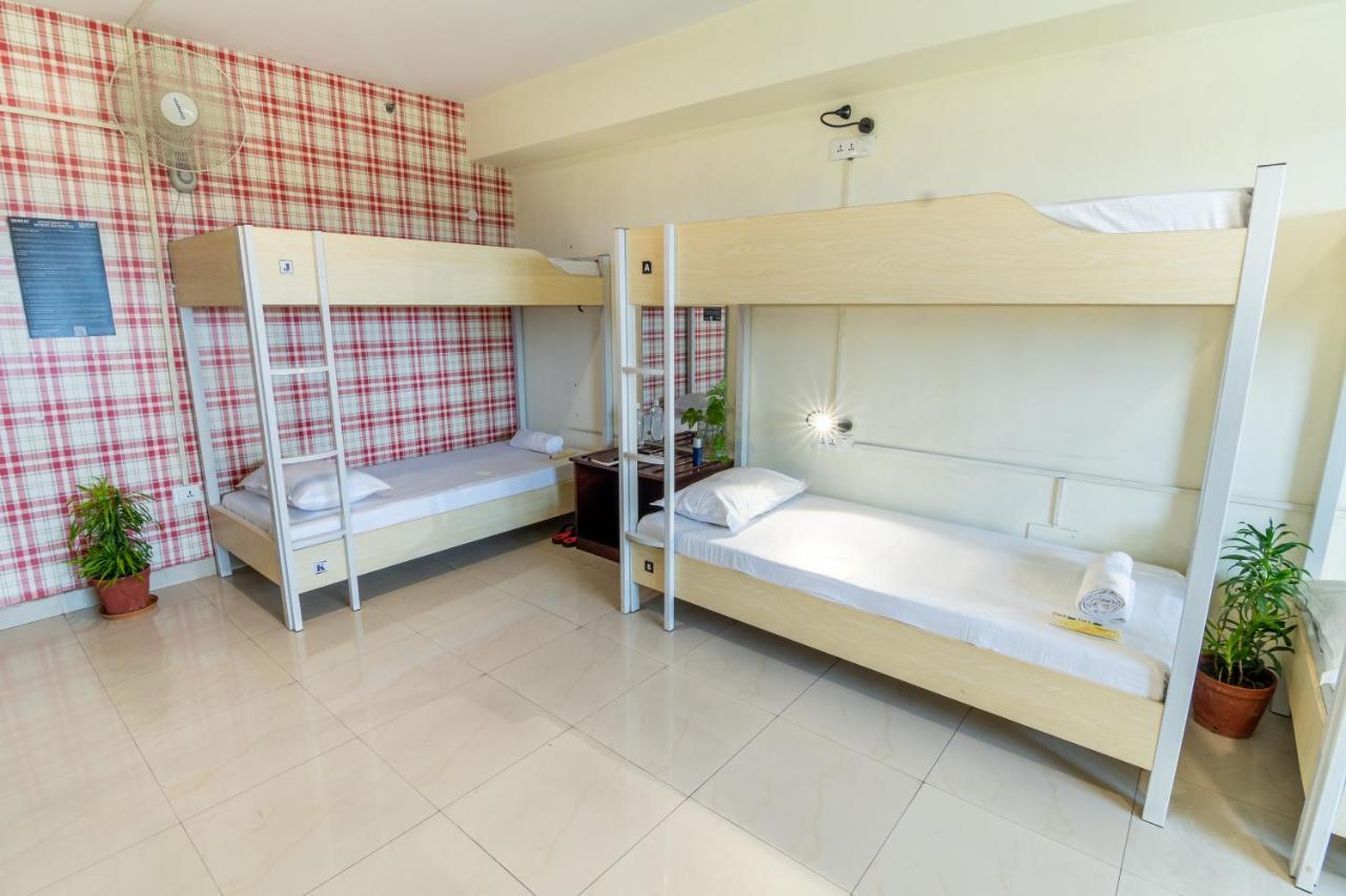 Offbeat Ccu Hostel Kolkata Luaran gambar